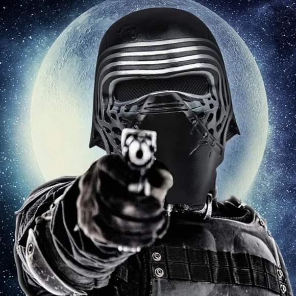 Kylo Ren Helmet - Picture 3 of 5